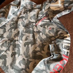 Tommy Hilfiger bird fatigue pull over